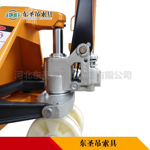 手動液壓搬運車規(guī)格型號-河北東圣吊索具制造有限公司--小型攪拌機|手動叉車|液壓堆高車|手動叉車